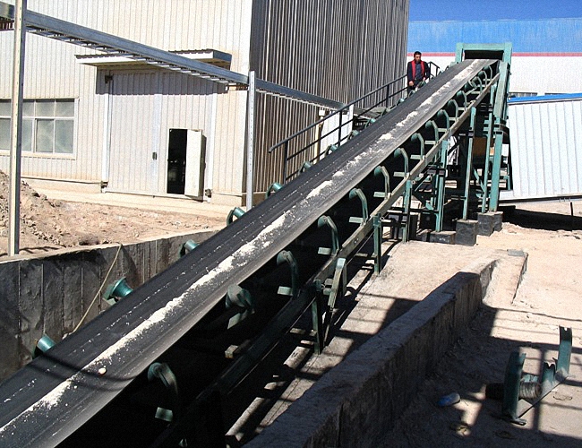 Gravel belt conveyor system